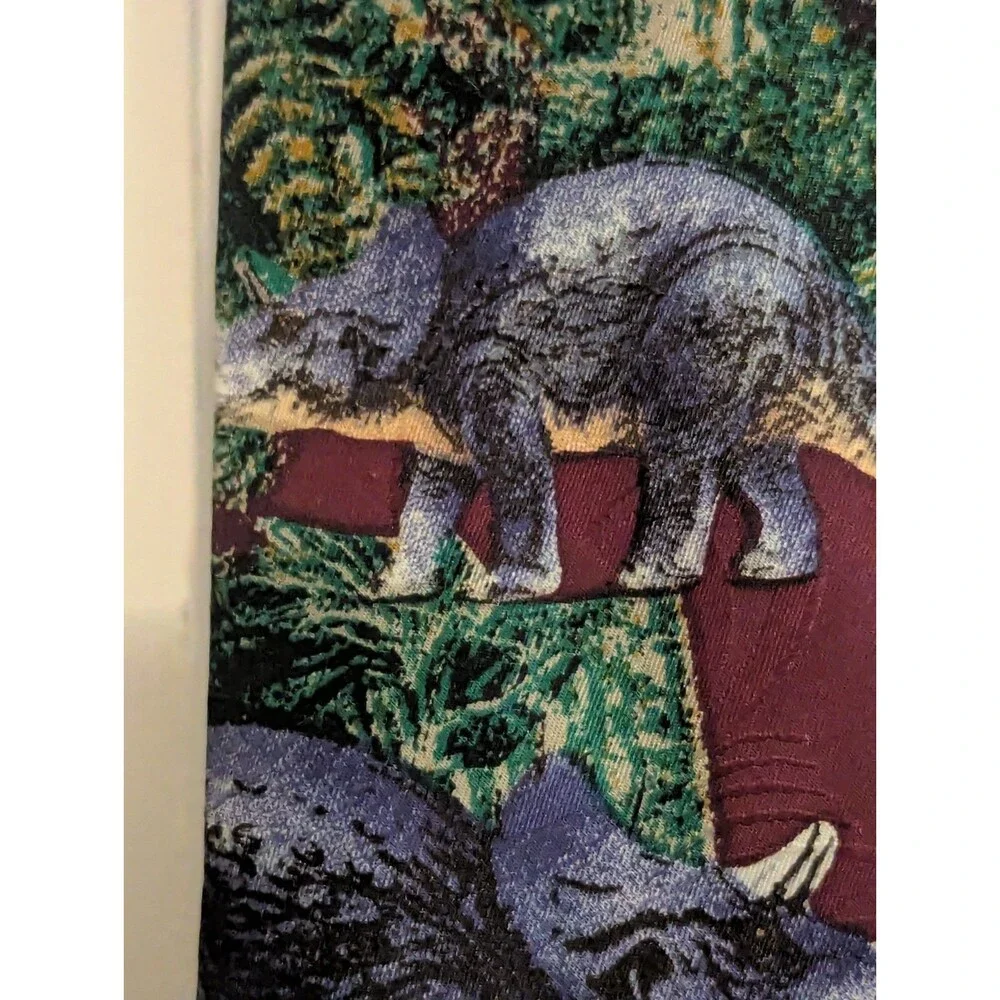 Vtg 1993 Jurassic Park Triceratops Necktie MBP Maroon Dinosaur Movie Promo Tie
